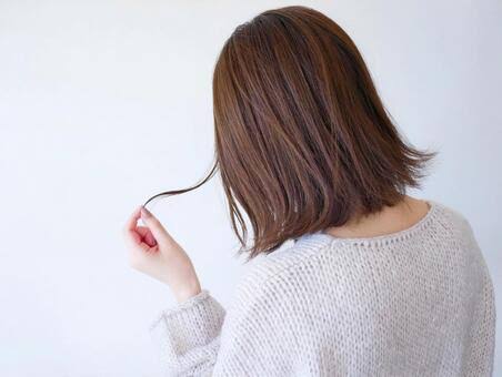 ハネてしまう髪の毛を綺麗にまとめる方法 Soy Kufu 高田馬場店 ソイクフ